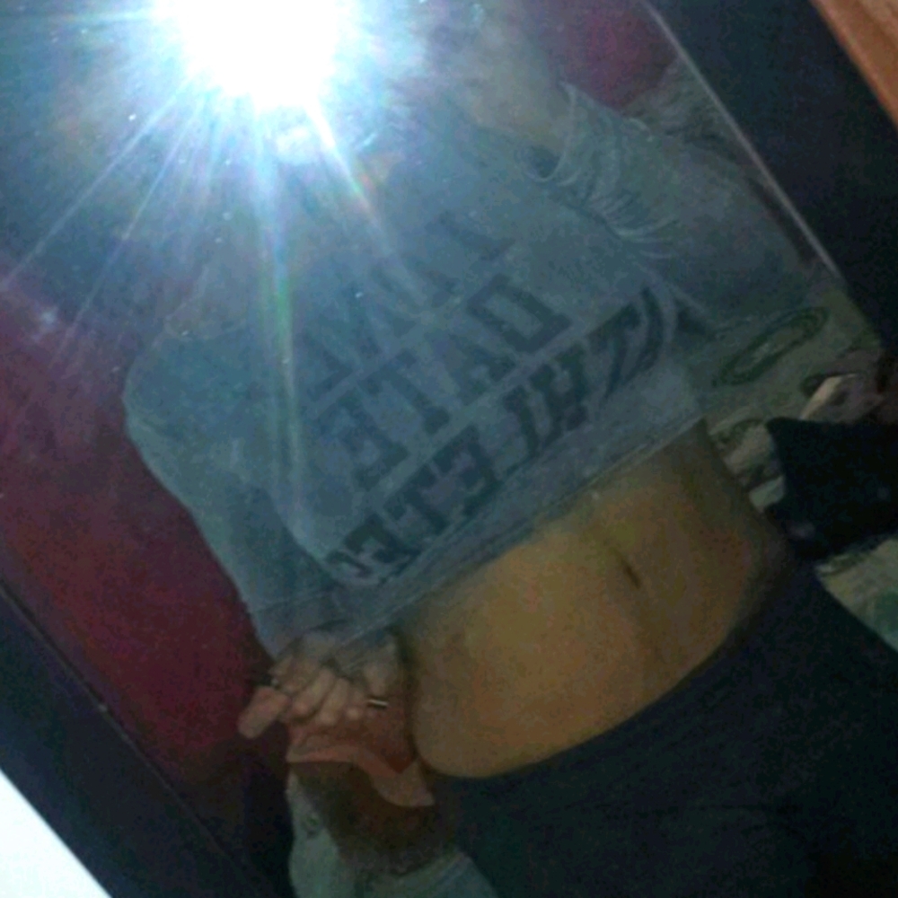 Crop top - Picture 2 of 4